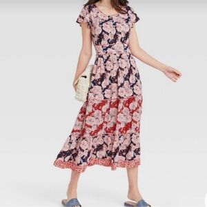 NWOT Women's Short Sleeve Shift Dress - Knox
Rose™ Navy Floral